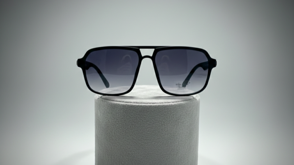 Emporio Armani -orignal polorize gradient smoke clout-uv 400 protection-matt dark blue frame-